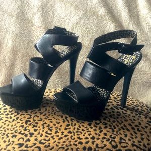 BNWOT - Jessica Simpson “Ericka” Platform Heels